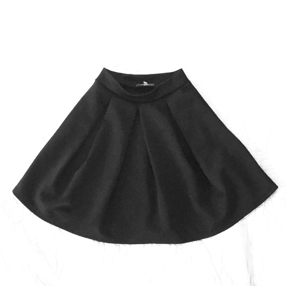 black skirt